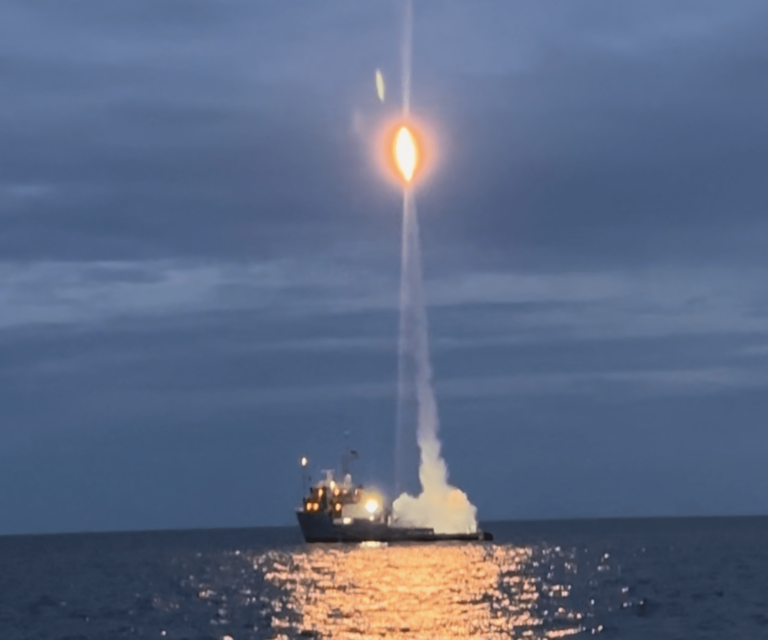 <p><strong>"Evolution Space Launches Rocket from Innovative Sea Platform!"</strong></p>
<p><strong>Italian Translation:</strong> "Evolution Space Lancia Razzo da una Piattaforma Innovativa in Mare!"</p>